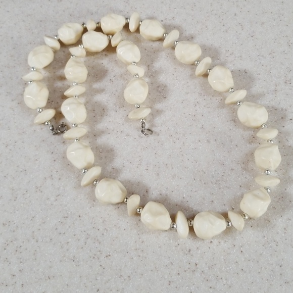 Vintage Mid Century Modern Chunky Beaded Necklace - Picture 6 of 16